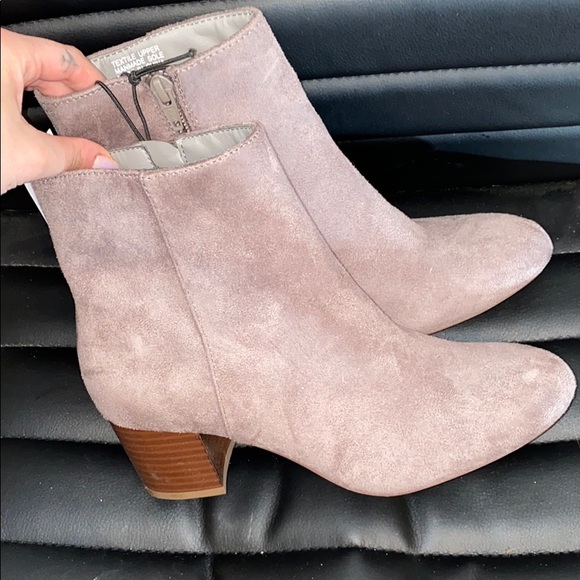 Cute Fall Booties - Picture 1 of 3